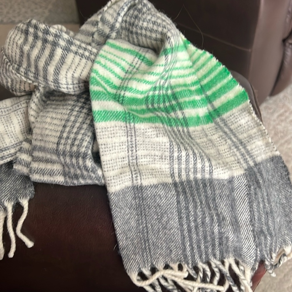 Gray flannel plaid scarf with Kelly Green highlights